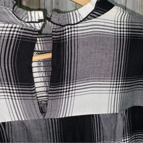 Lane Bryant Plaid Wide Sleeve Blouse - Picture 4 of 5